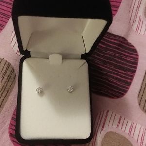 1/3 ct tw diamond stud earrings